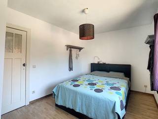 Welkom in Leuven! In de rustige Voorzorgstraat vinden we deze woning met twee slaapkamers en tuin terug. De woning wordt momenteel nog opgefrist,...