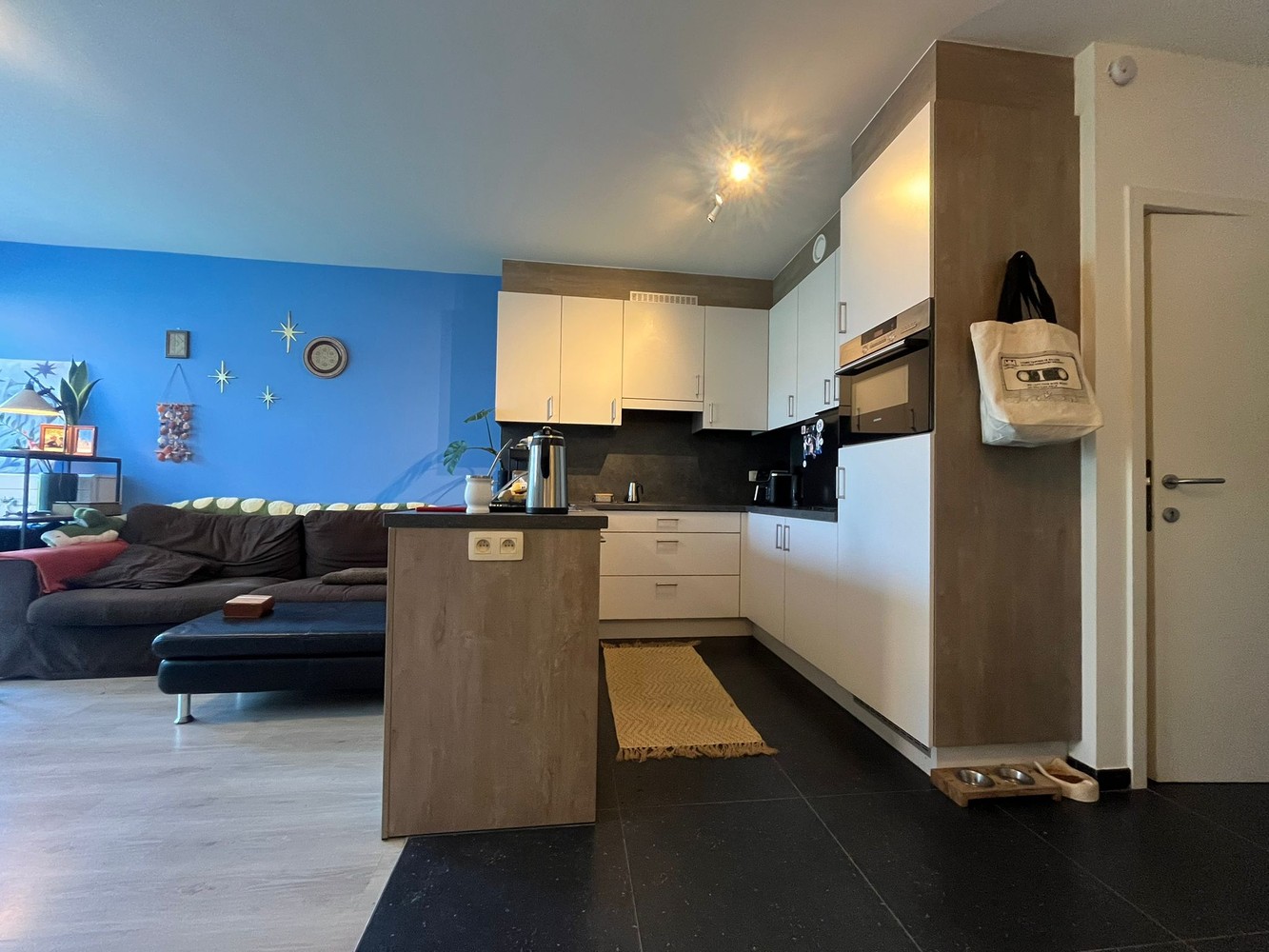 Modern gelijkvloers appartement met 1 slaapkamer, terras en garage. - foto 4