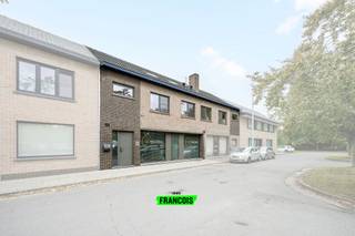 In het centrum van Beveren (Roeselare) vindt u deze instapklare woning met tal van mogelijkheden, ideaal voor wie comfortabel wil wonen én...