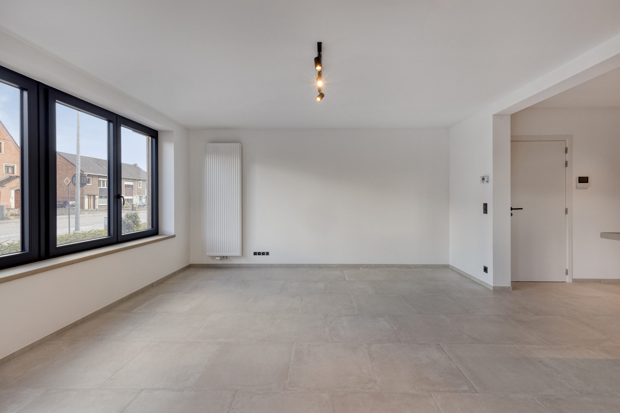 Gerenoveerde, energiezuinig appartement met 2 slaapkamers. - foto 3