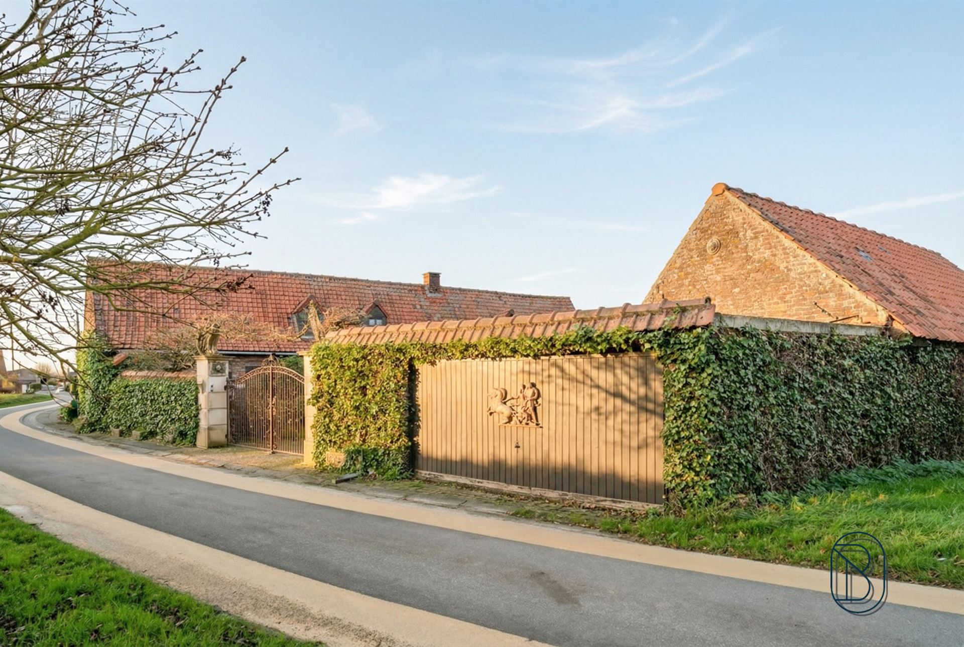 Charmante woning en bijgebouwen, met een prachtig zicht! - foto 4