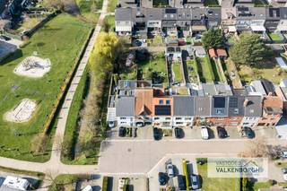 CONTACT Jeroen Vandormael: jeroen@vastgoedvalkenborgh.be In een bijzonder rustige straat, op fiets- en wandelafstand van het bruisende stadscentrum...