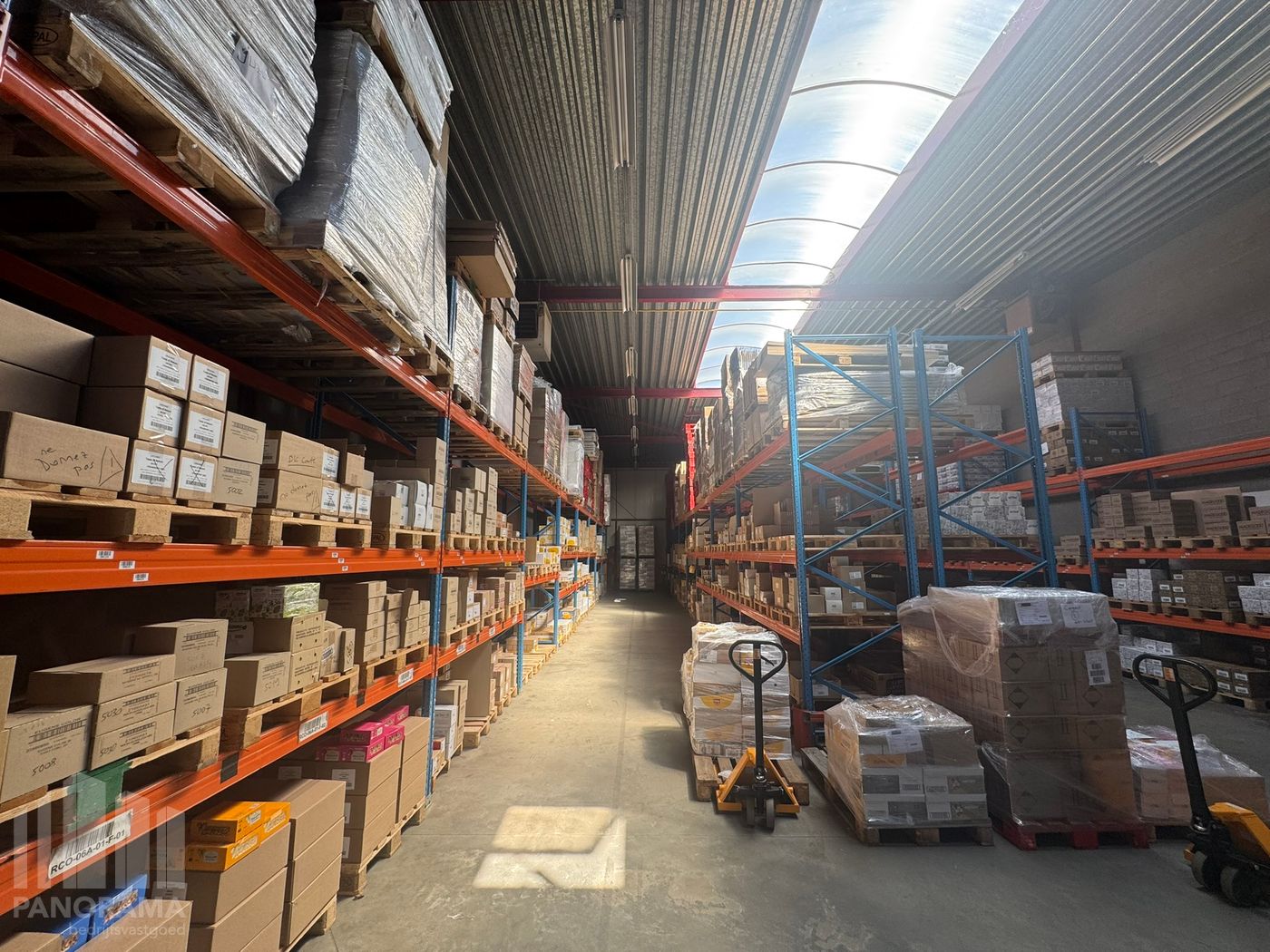 650 m² warehouse with 190 m² of office space near Leuvensesteenweg - photo 1