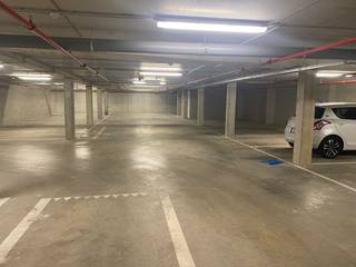 Deze parkings zijn gelegen op een boogscheut van het centraal station.In dit gebouw zijn er nog verschillende ondergrondse staanplaatsen te koop op...