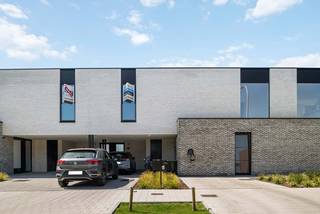 Ontdek deze moderne woning in ons woonproject 't Park in de stadsrand van Tielt met een open leefruimte, 2 slaapkamers, een eigentijdse...