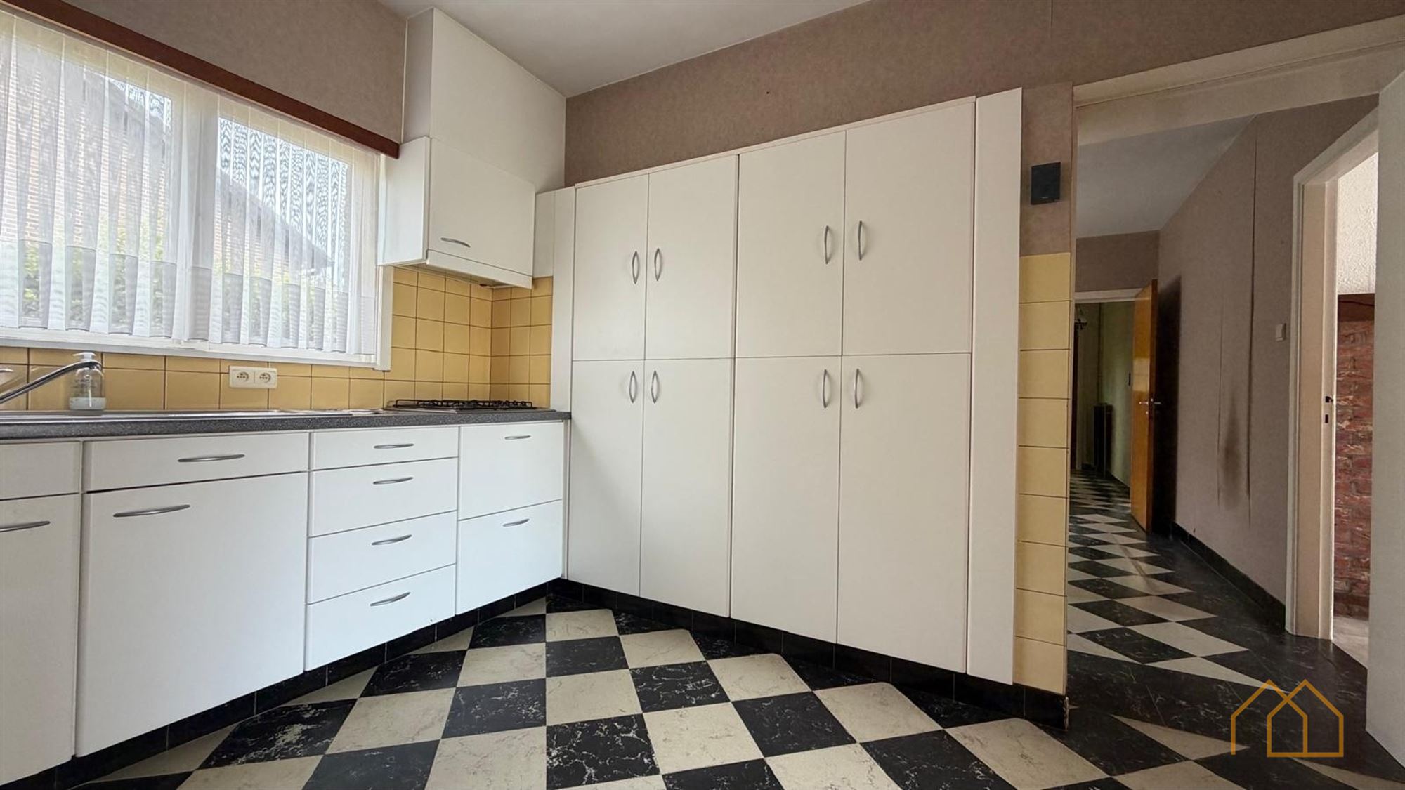 Vrijstaande woning met 3 slk en tuin - foto 4