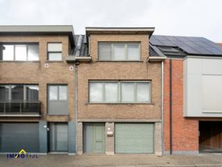 Instapklare woning nabij centrum met garage!Op wandelafstand van Buggenhout-centrum en station, en tevens vlakbij den Dries in Opdorp, vind je deze...