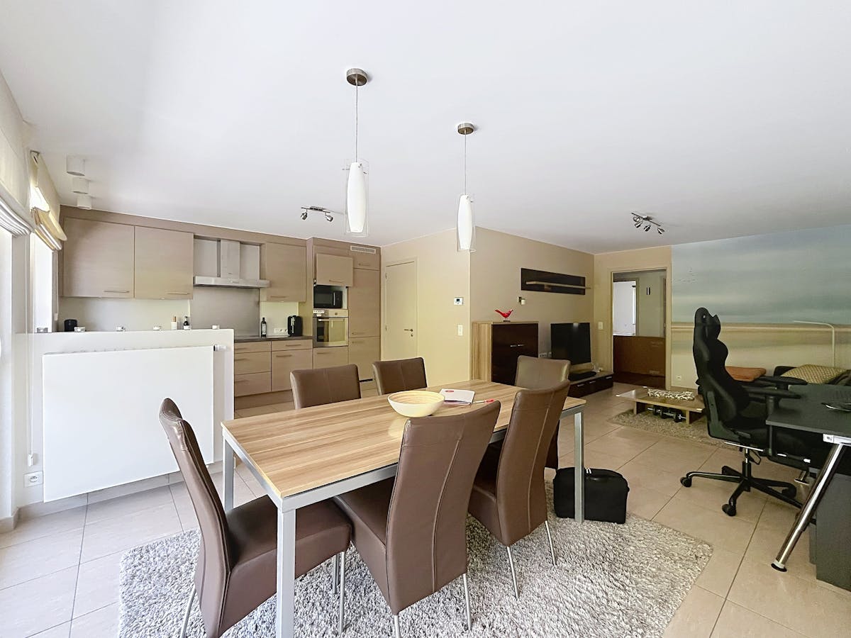Ruim appartement met 2 slaapkamers en garage te huur nabij Brugge - foto 5