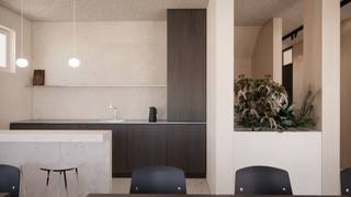 Op zoek naar een professionele en flexibele werkruimte? Deze instapklare bedrijfsruimte biedt tal van mogelijkheden voor uiteenlopende activiteiten.<br /><br /><strong>Indeling &amp; oppervlaktes:</strong><br />Privatieve bedrijfsruimte: 100 m²<br />Gemeenschappelijke delen + vergaderzaal: ±100 m² extra<br /><br /><strong>Mogelijkheden:</strong><br />Vergund voor o.a.: kantoorfunctie, dienstverlening en vrije beroepen.<br />Geschikt voor: kantoor, kapsalon, schoonheids- of nagelstudio, praktijkruimte, personal training of atelier.<br /><br /><strong>Troeven:</strong><br />Toegang via zowel voor- als achterdeur<br />Beveiligd met 24/7 toegang (persoonlijk badgesysteem)<br />Airconditioning<br />EPC: B-label <br /><br /><strong>Ruime gemeenschappelijke faciliteiten:</strong><br />10 parkeerplaatsen<br />Volledig uitgeruste keuken<br />Sanitair (wc’s en douche)<br />Grote vergaderzaal<br />2 laadpalen voor elektrische wagens<br /><br /><strong>Huurvoorwaarden:</strong><br />Basishuurprijs: €1.500/maand<br />Provisie kosten:<br />€250/maand (klein team)<br />€500/maand (groot team)<br /><br /><strong>Inbegrepen in de provisie:</strong><br />Wifi, privatieve en gemeenschappelijke elektriciteit, verwarming/koeling (airco), waterverbruik, tuinonderhoud, wekelijkse schoonmaak van de gemeenschappelijke delen én verbruiksproducten (wc-papier, handzeep, afwasmiddel, vuilniszakken... ).<br /><br />Contacteer Henry Van Tornhout voor bijkomende inlichtingen of een vrijblijvend plaatsbezoek via +32 474 13 37 93 of via henry@kmovastgoed.be