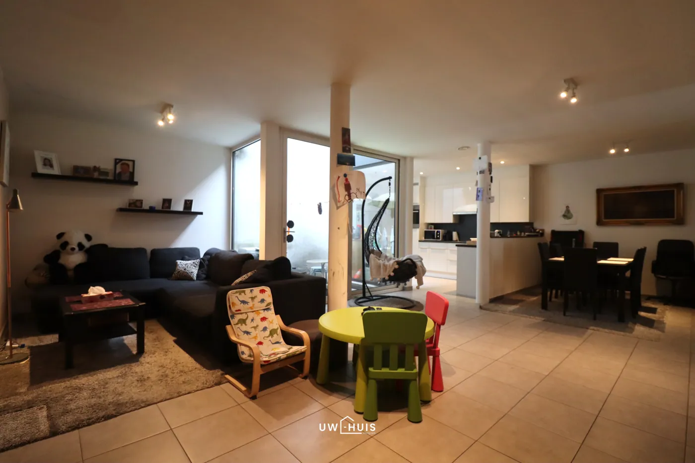 Ruim én energiezuinig appartement met twee slaapkamers in het centrum van Waasmunster - foto 2