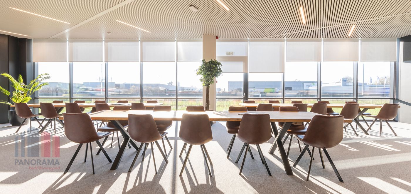 205 m² high-end kantoorruimte op een topligging naast de E40 - foto 1