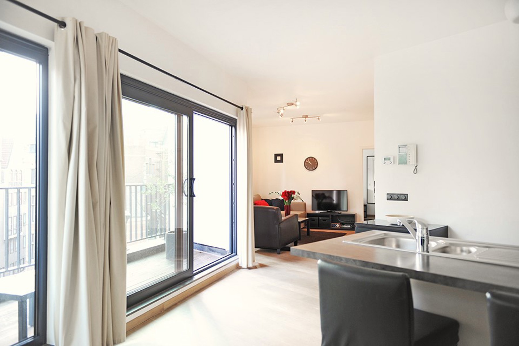 Appartement te huur in Antwerpen met 1 slaapkamer - foto 3