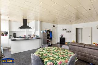 Het appartementsgebouw bevindt zich in een rustige woonwijk op wandelafstand van de Prins Boudewijnlaan.Haar gunstige ligging resulteert dan ook in...