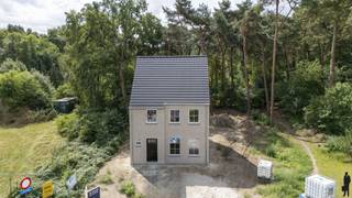 Zeer rustig en natuurlijk gelegen, energiezuinige nieuwbouwwoning aan de Berkvenstraat te Mol met moderne architectuur, eigentijdse uitstraling...