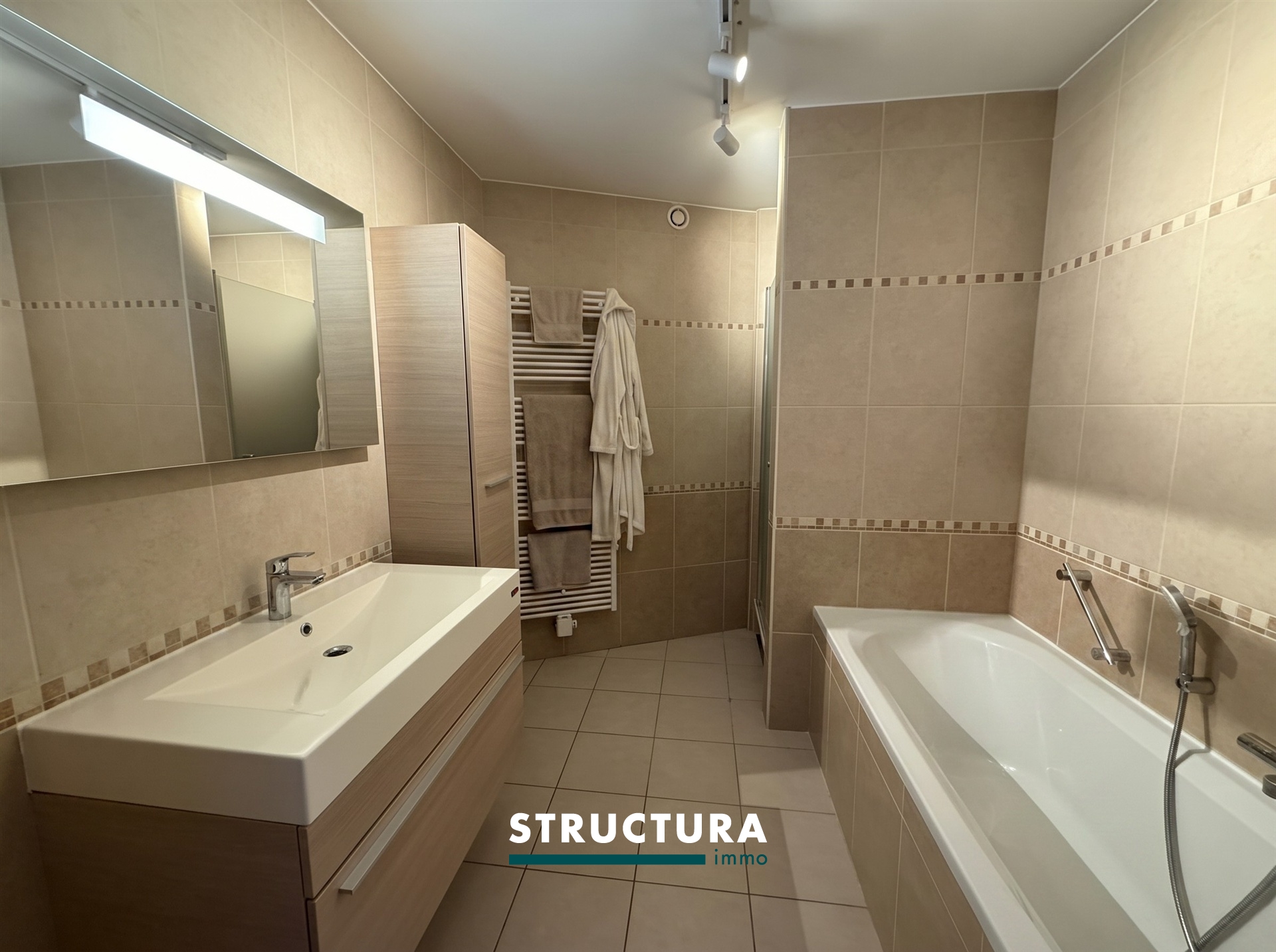 Appartement avec place de parking et terrasse  - photo 4