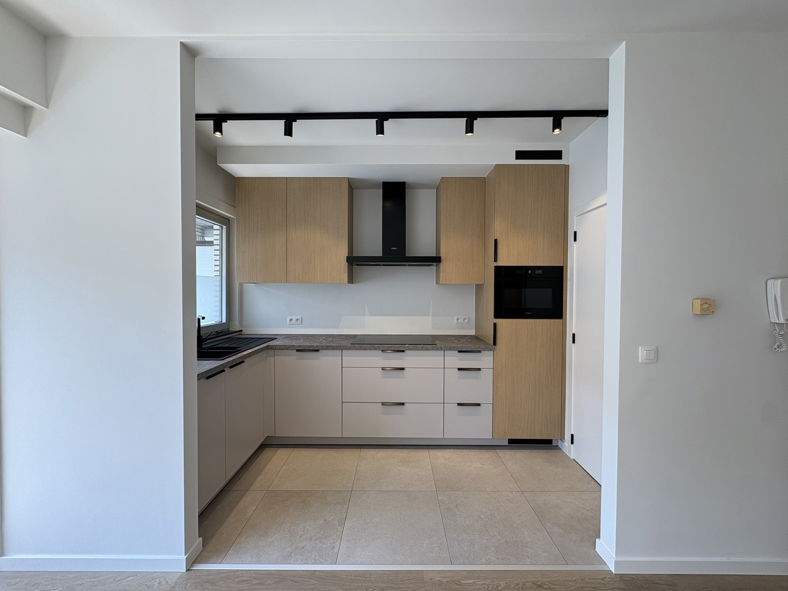 Stijlvol gerenoveerd appartement met 2 slaapkamers in hartje Geel - foto 4