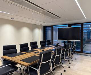 Located on the prestigious Chaussée de Waterloo 1589D, these offices offer a spacious and bright work environment in a modern building constructed...