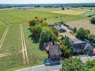 OP TE KNAPPEN GEZINSWONING OP EEN RUIM PERCEEL VAN 17A 70CA TE OPGRIMBIE !We vinden deze open woning met een bewoonbare oppervlakte van 144 m² terug...