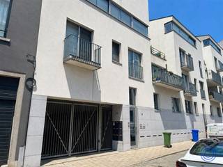 Informations sur le parkingLa place de parking est située au sous-sol d'un complexe d'appartements moderne (construit en 2006), situé dans un...