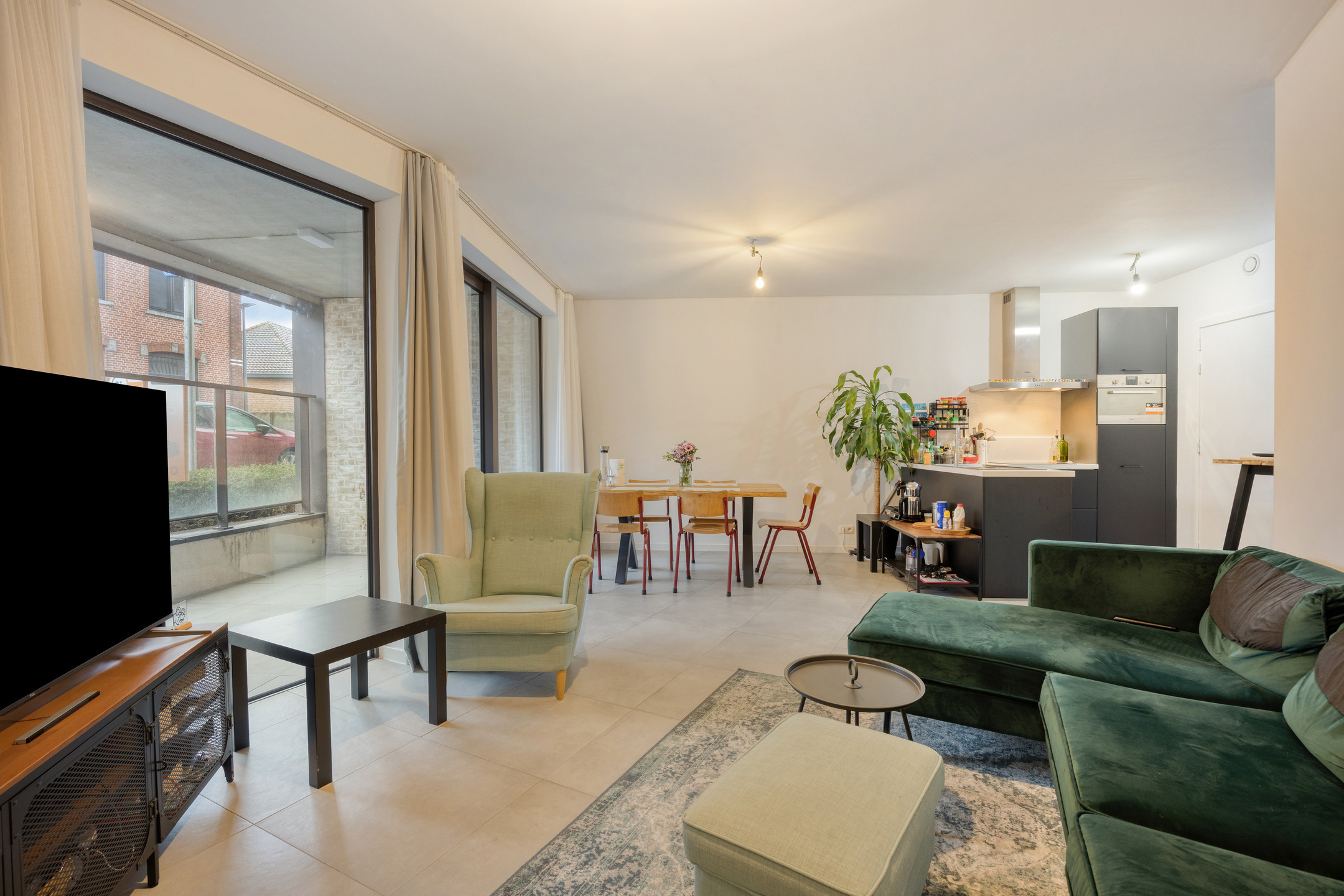 Recent, gelijkvloers appartement met 2 slaapkamers en terras - foto 5