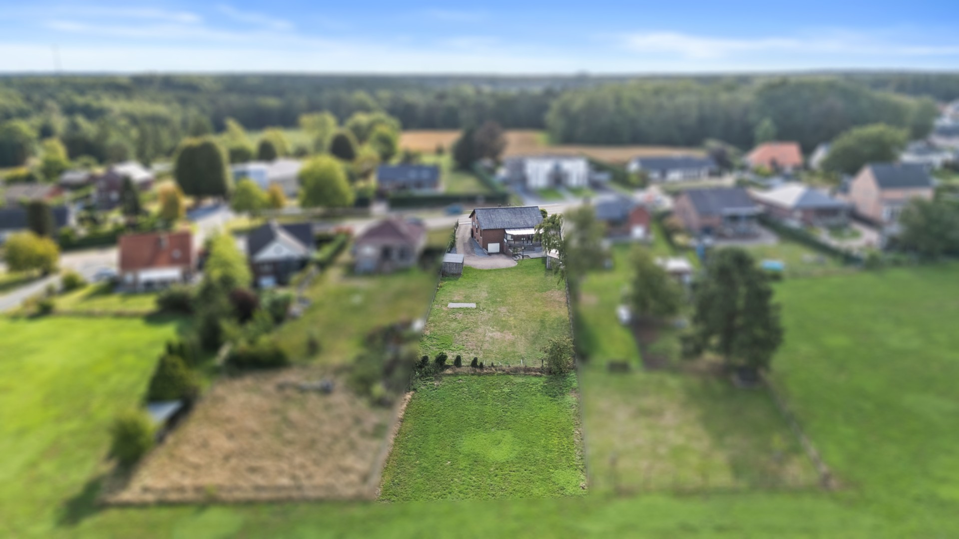 Open bebouwing met 4 slpkrs en 3 badkamers op 21a 15ca - foto 2