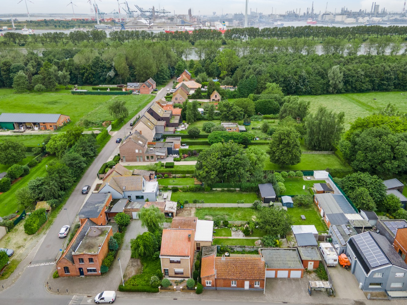 Centraal gelegen bouwgrond van 600m² in centrum van Zandvliet - foto 5