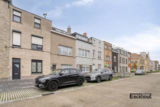 De eigenaar (72 j) verkoopt deze woning met de bedoeling om er zijn hele leven lang te kunnen blijven wonen mits het betalen van een...