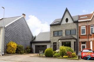 Cette maison unique avec 3 chambres est à vendre à Gammont.Auparavant, un salon de coiffure y était exploité, offrant ainsi la possibilité d'y...