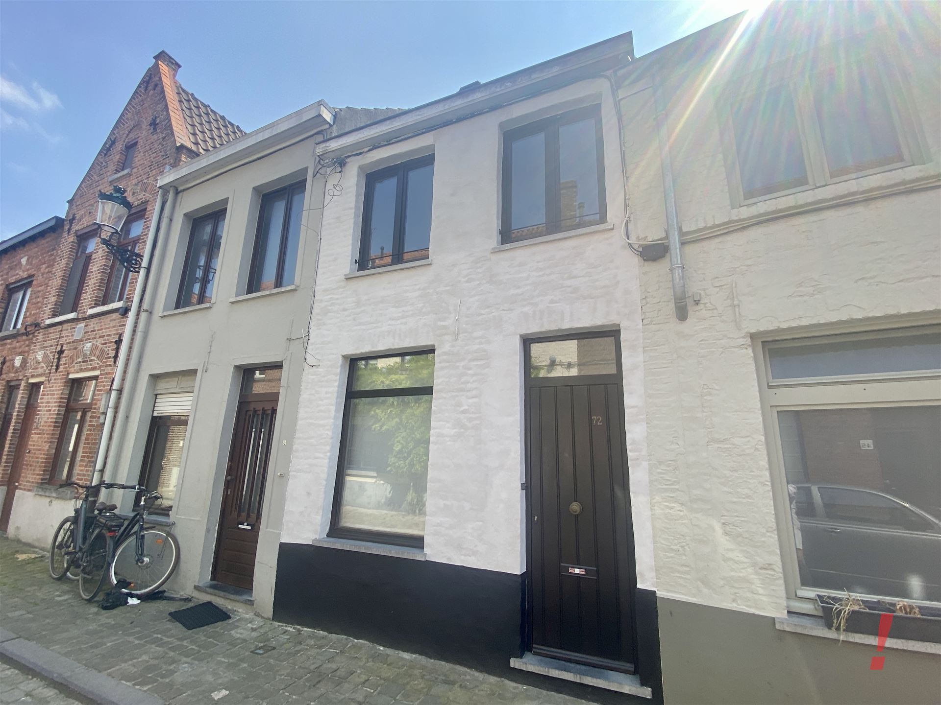 Instapklare rijwoning met terras in hartje Brugge! - foto 1