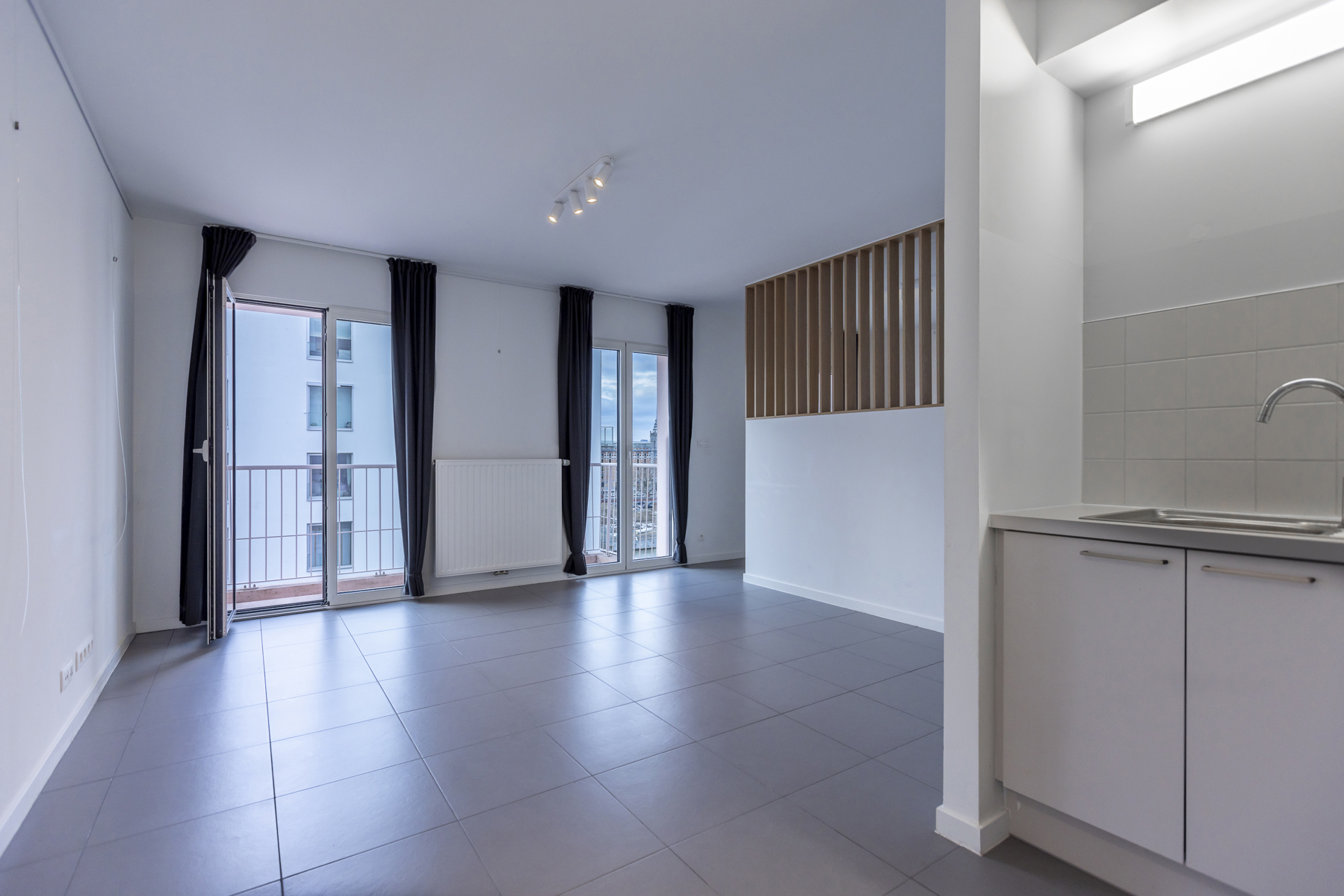 Lichtrijke studio in residentie Canal Wharf Brussel - foto 5