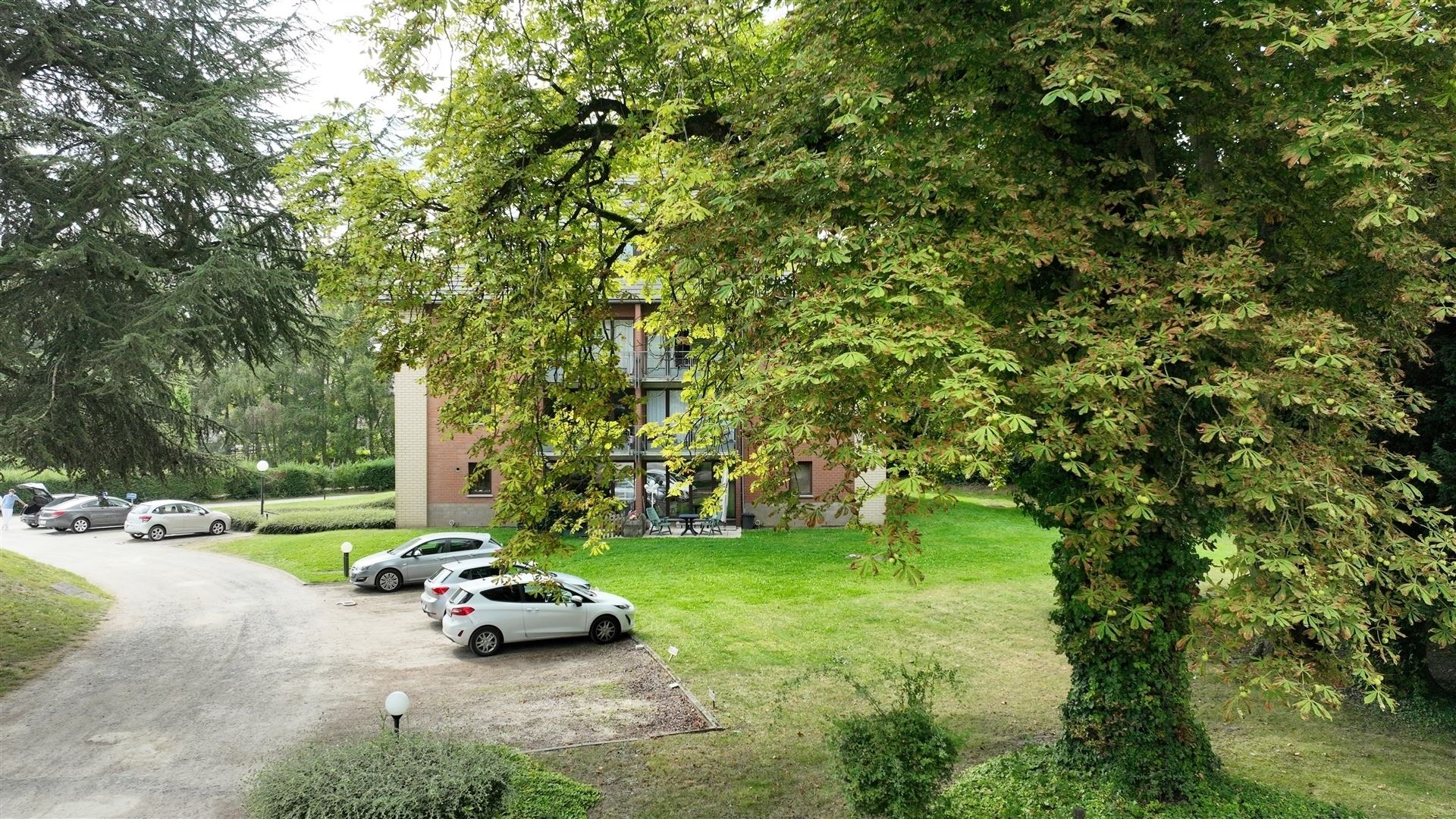 SOUS OPTION Bel appartement 2 ch ds un cadre privilégié - photo 5