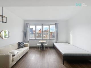 ✨ À vendre – Studio meublé lumineux avec ascenseur – Schaerbeek (Avenue de Roodebeek 16) ✨📞 Infos & visites : Contactez Frédéric Top +32 472 34 44...