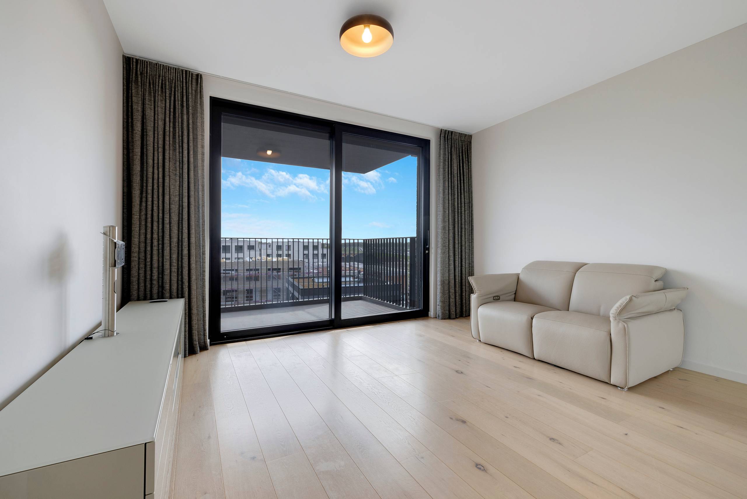 Recent appartement met fenomenaal uitzicht op het groen - foto 4