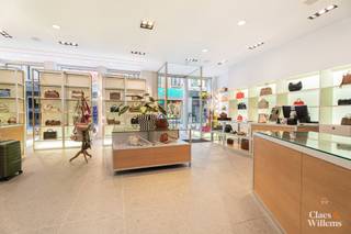 Op een absolute toplocatie in de Basiliekstraat te Halle bevindt zich dit ruime en veelzijdige handelspand met een totale bruikbare oppervlakte...