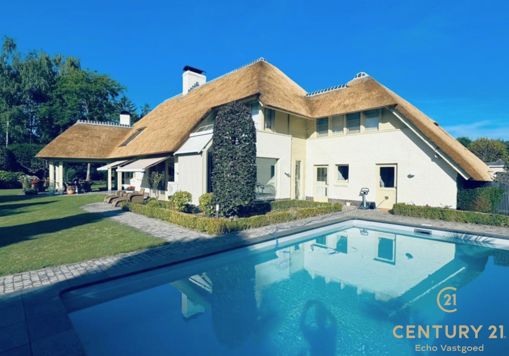 Ruime, charmante villa op royaal perceel met zwembad - foto 2