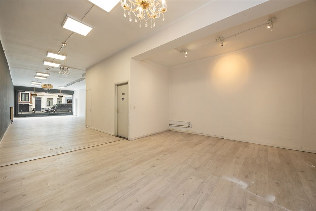 Ruime Handelsgelijkvloers met grote visibiliteit - foto 4