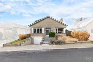 TERVUREN - MOORSEL - Villa met 4 slaapkamers van +/- 182 m² (volgens EPC) gelegen op een perceel van +/- 786 m². De woning is als volgt...