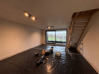 n het stijlvolle nieuwbouwproject “Baron de L”, centraal gelegen in Liedekerke, bevindt zich deze prachtige duplex met twee slaapkamers.Deze...