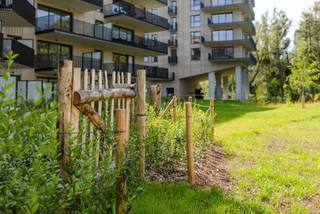 In de recente en stijlvolle Residentie Aralia bevindt zich dit volledig afgewerkte nieuwbouwappartement op de eerste verdieping. Het appartement...