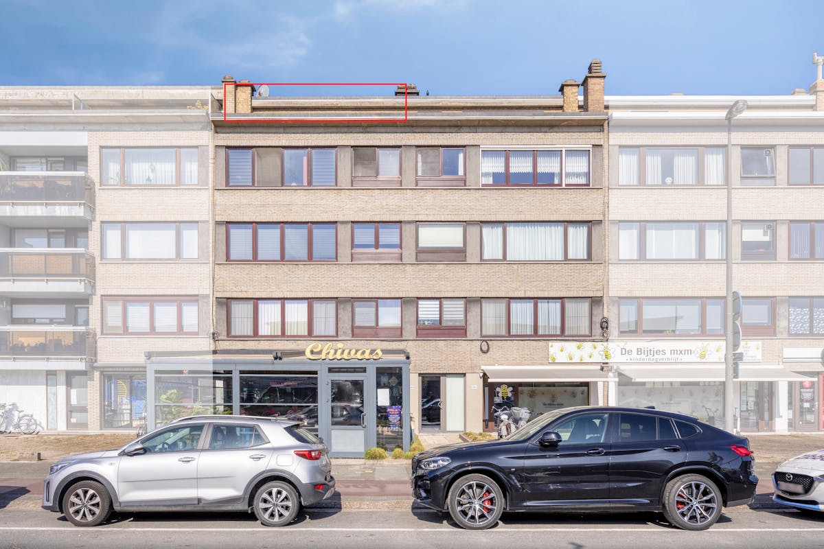 Lichtrijk dakappartement met terras te koop in Merksem - foto 1