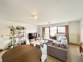Rustig gelegen en ruim duplex-appartement met 2 slaapkamers in Residentie Hereveld 1, op een uitstekende locatie nabij het centrum van Herent,...