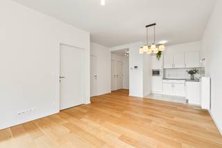 Te koop: modern service-appartement in een rustige villawijk van Koksijde, op korte afstand van zee en duinen.Dit recente serviceflat (bouwjaar 2016)...