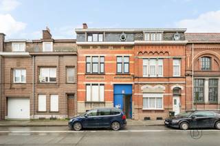 Te koop: vergunde opbrengsteigendom met een kantoor, 2 appartementen en groot magazijn in Ronse In de Olifantstraat in Ronse bevindt zich...