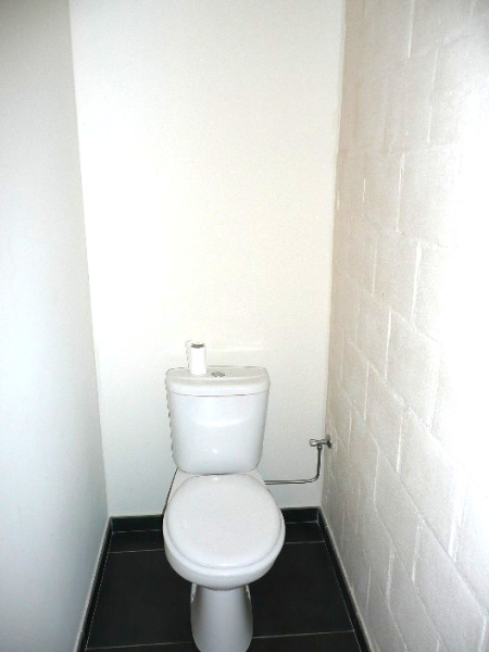 Centraal gelegen 1 slaapkamer-appartement met garage. - foto 3
