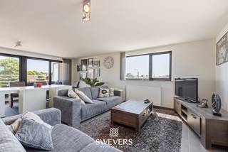 Voor meer info en foto’s, surf naar www.swevers.be – Op de Leopoldsburgsesteenweg in Heppen bevindt zich dit instapklare duplex appartement van...