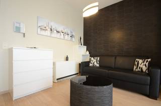 Res. Harbour View. Deze instapklare studio biedt een prachtig uitzicht op de jachthaven. De lichtrijke leefruimte zorgt voor een aangename sfeer...