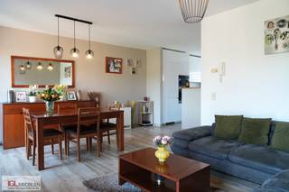 Gelegen in een  rustige, residentiële buurt vindt u deze instapklare bel-étage woning die smaakvol gerenoveerd is in 2022.Met zijn royale bewoonbare...