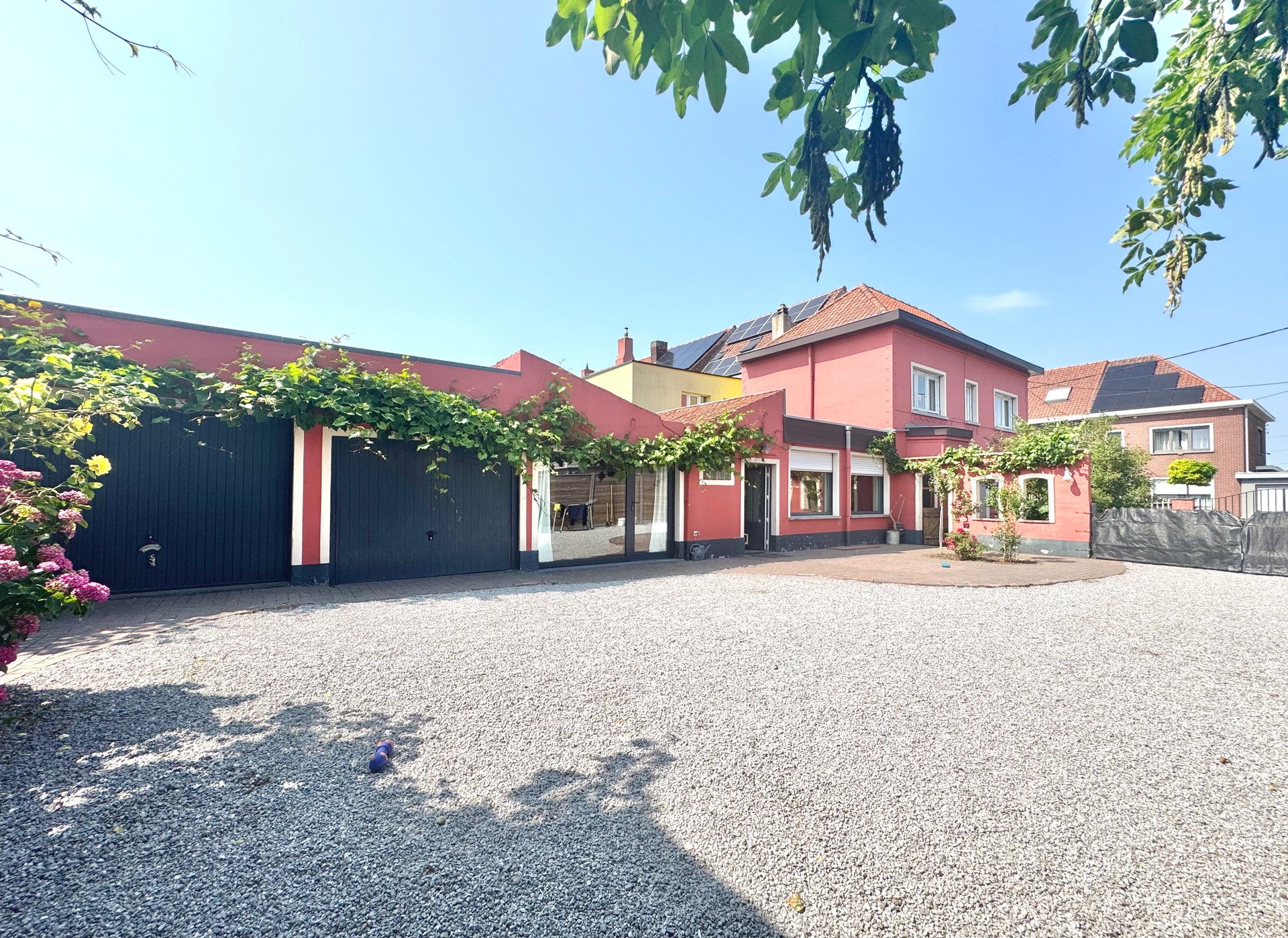 WONING MET MAGAZIJN OP 562 M² - foto 2