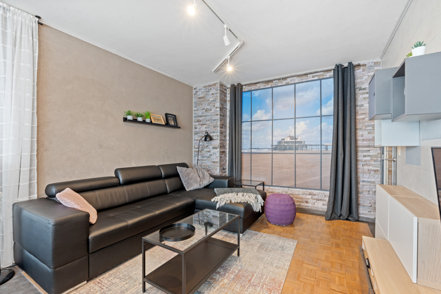 Prachtig gerenoveerde studio pal in hartje Blankenberge op een steenworp van het strand. - foto 4