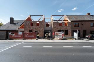 Reeds 75% verkocht. Centraal in Moorslede, nabij Roeselare bouwen we vier energiezuinige nieuwbouwwoningen. De woningen op deze toplocatie krijgen...